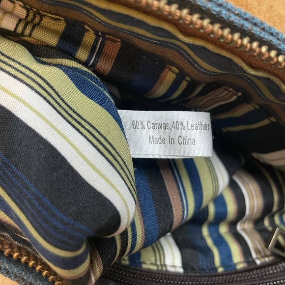 Jesslyn Shoulder Bag - Picture 11 of 11